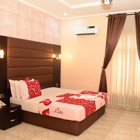 Bana Hotel & Suites Lagos Ngoại thất bức ảnh