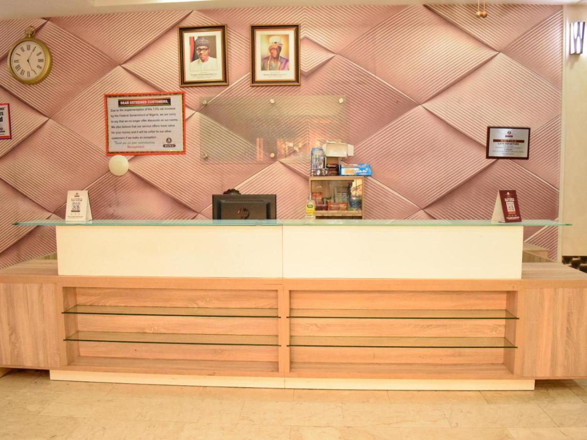 Bana Hotel & Suites Lagos Ngoại thất bức ảnh