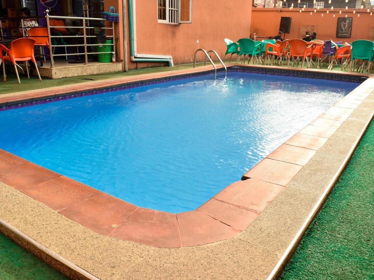 Bana Hotel & Suites Lagos Ngoại thất bức ảnh