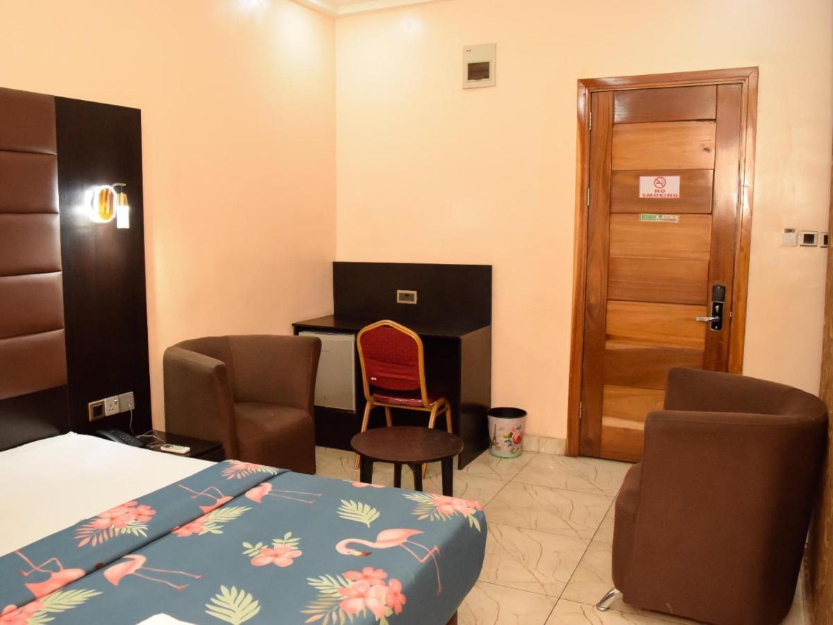Bana Hotel & Suites Lagos Ngoại thất bức ảnh