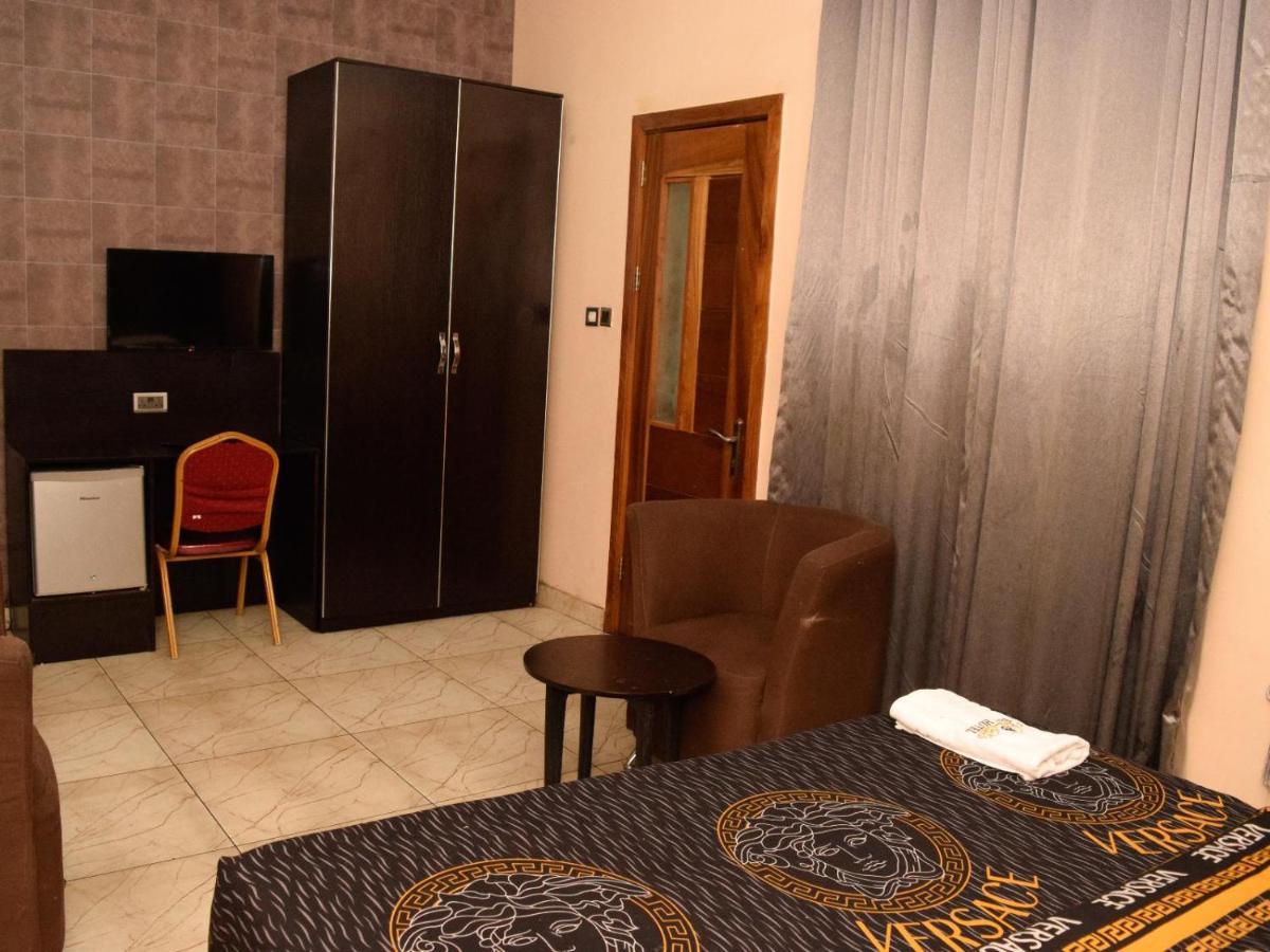 Bana Hotel & Suites Lagos Ngoại thất bức ảnh
