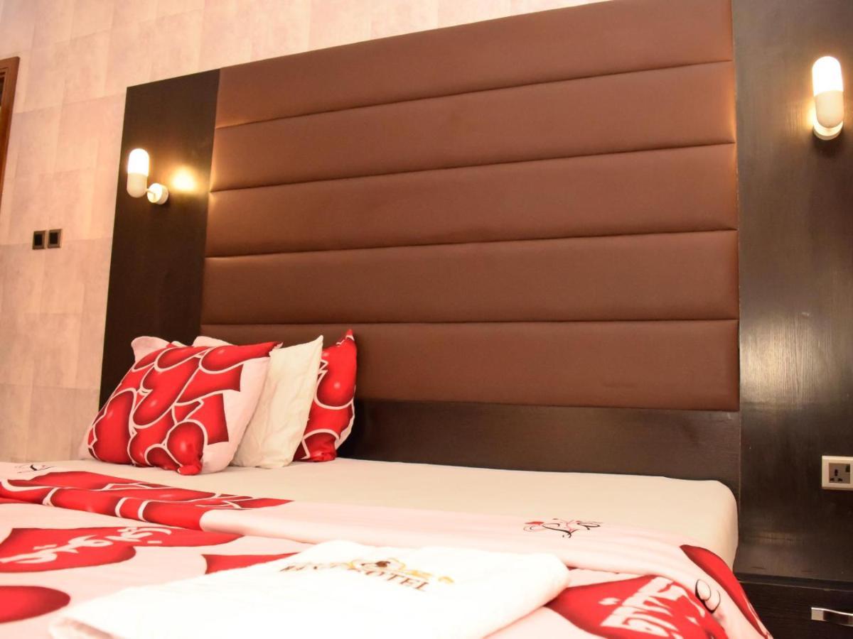 Bana Hotel & Suites Lagos Ngoại thất bức ảnh