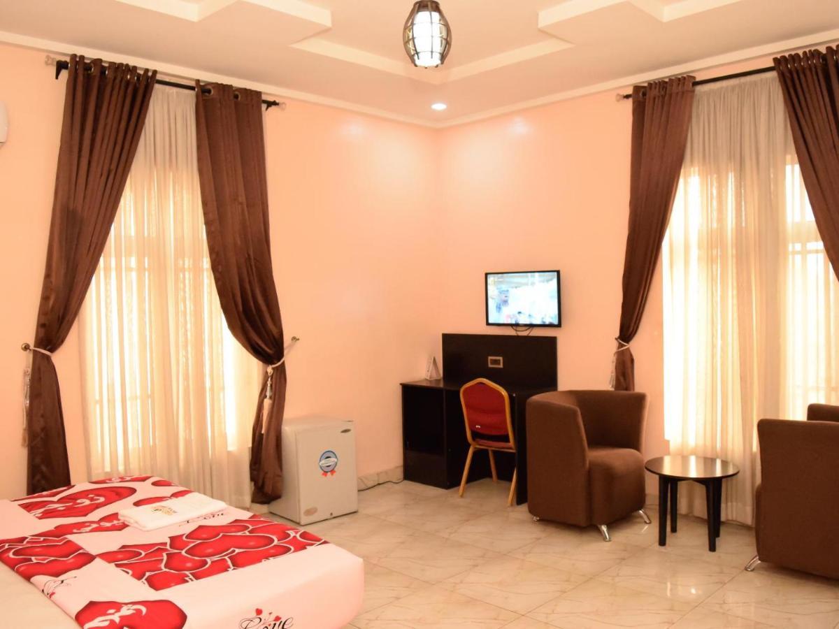 Bana Hotel & Suites Lagos Ngoại thất bức ảnh