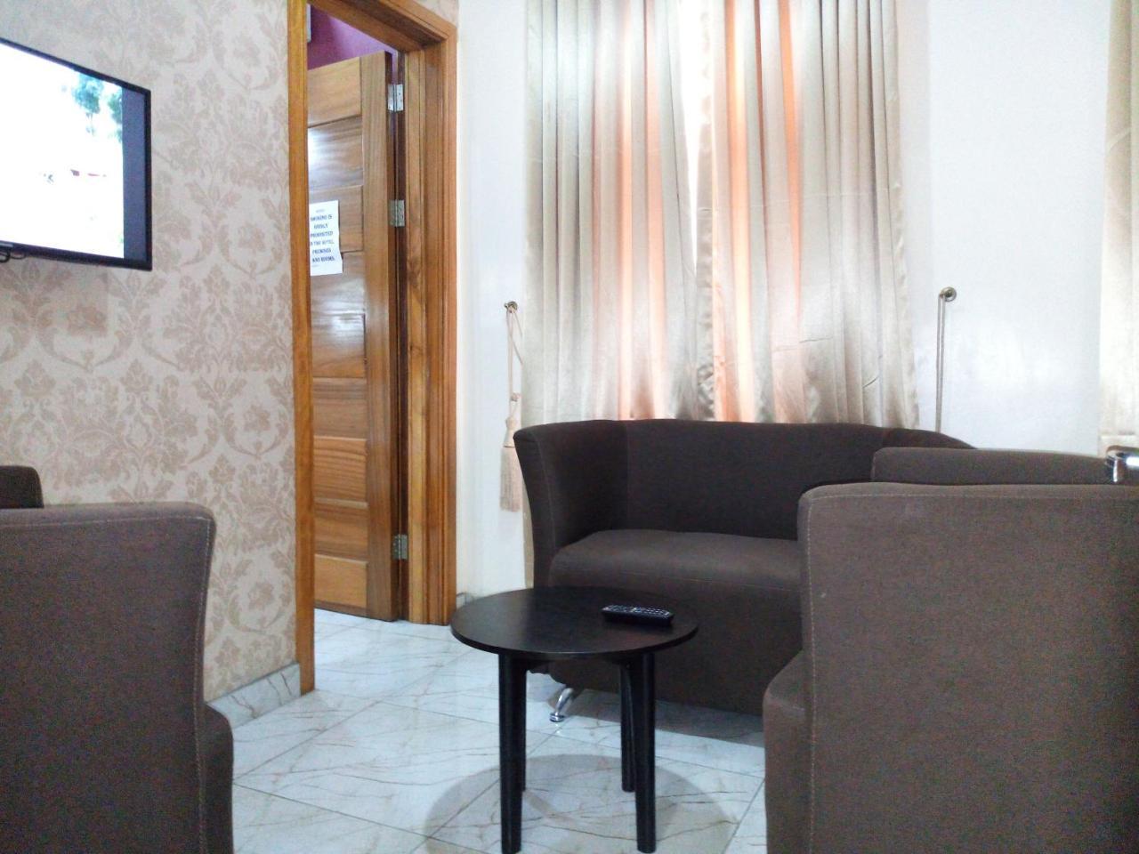 Bana Hotel & Suites Lagos Ngoại thất bức ảnh
